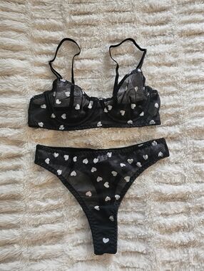 SHEIN Black And White Heart Set Bra And Thong Small